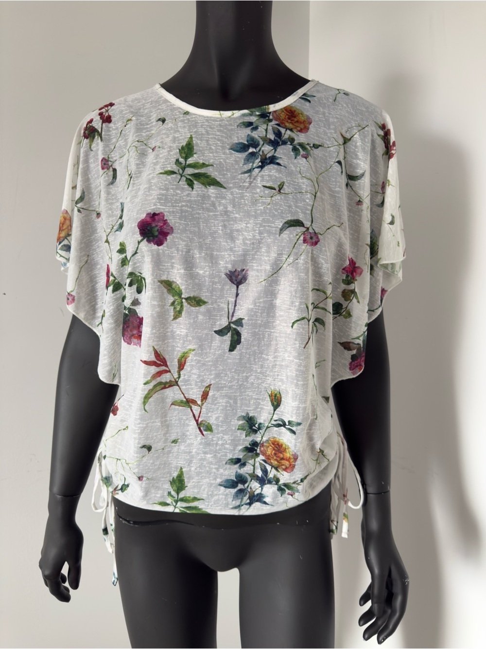 323. Papillon Sheer Floral Print Short Sleeve Women's Top - White